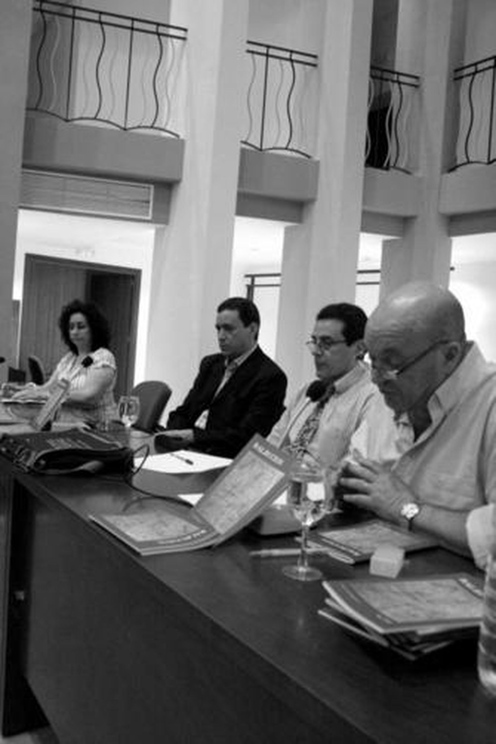 Francisco José Bocero y Rafaela Valenzuela, ayer en la presentación de 'La derrota' en Los Barrios.