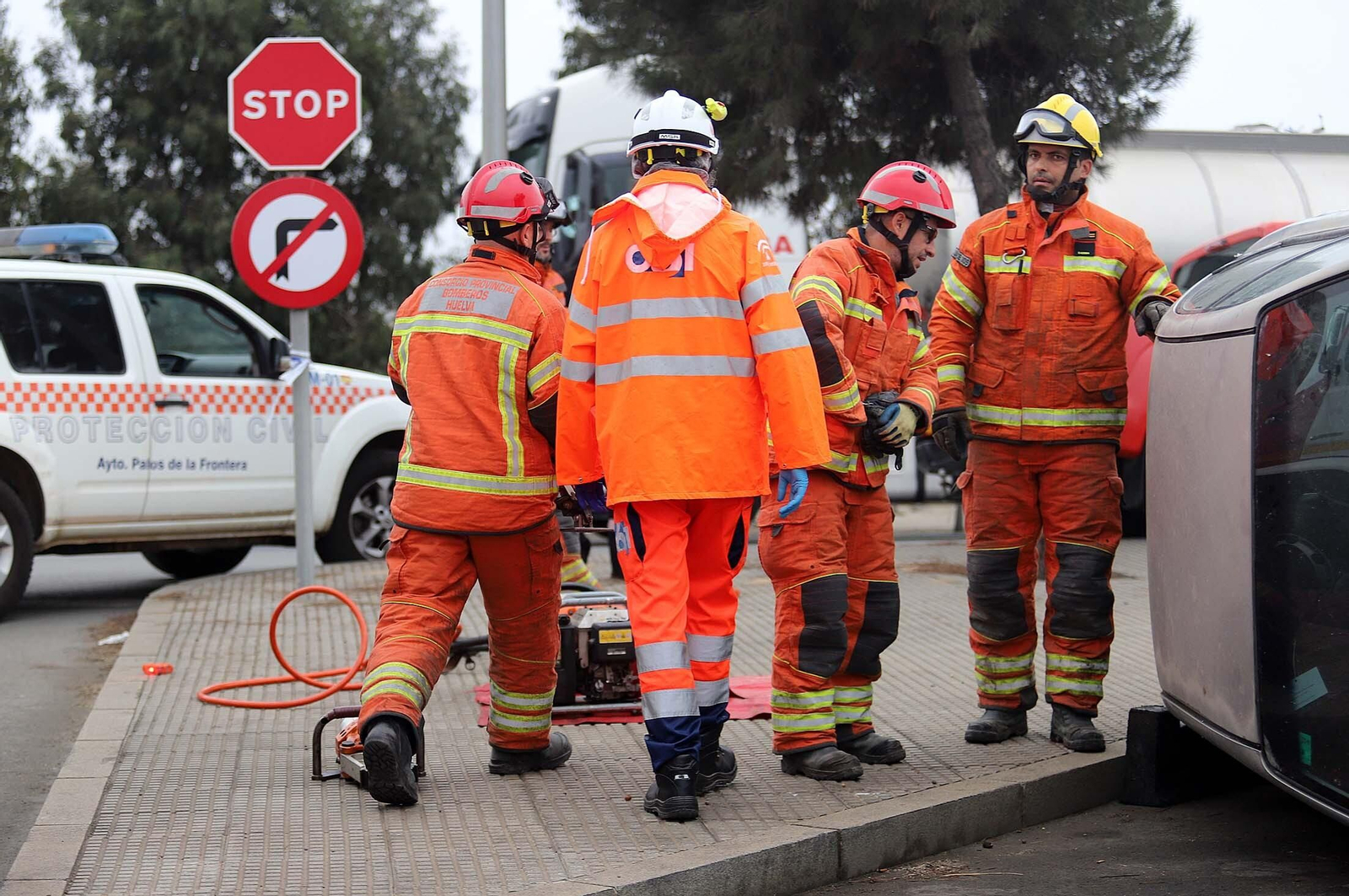 Simulacro de accidente en el Puerto de Huelva dentro del ejercicio regional RespuestA22, en imágenes