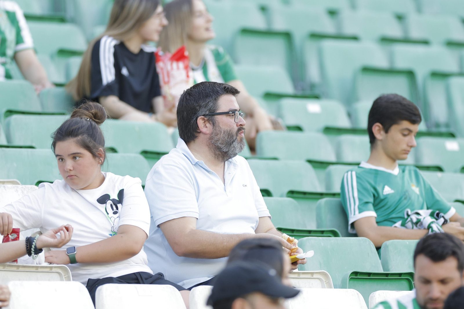 Búscate en las fotos del Betis-Rayo
