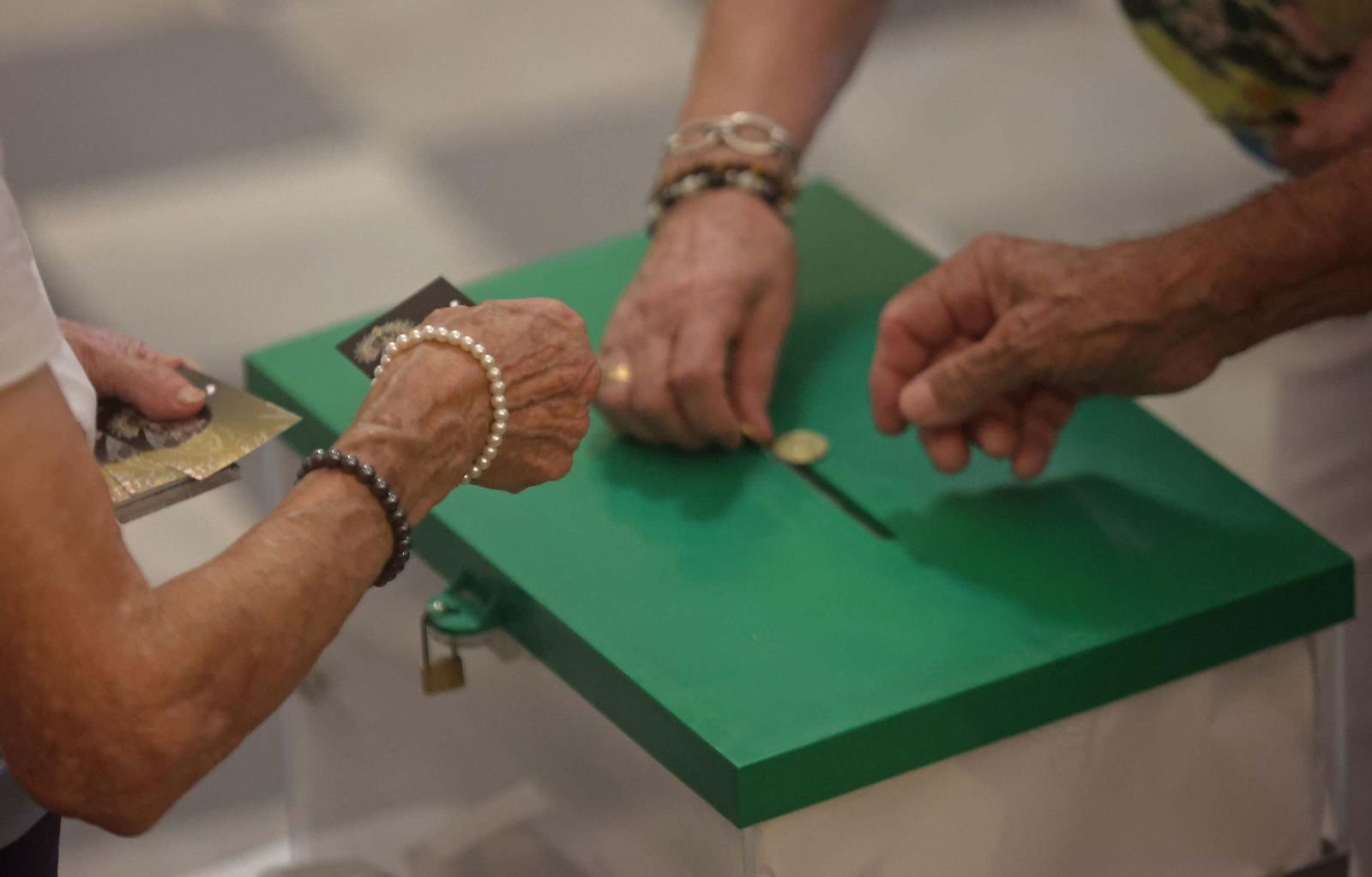 La tradición bajo el manto de la Virgen de la Luz de Tarifa, en imágenes