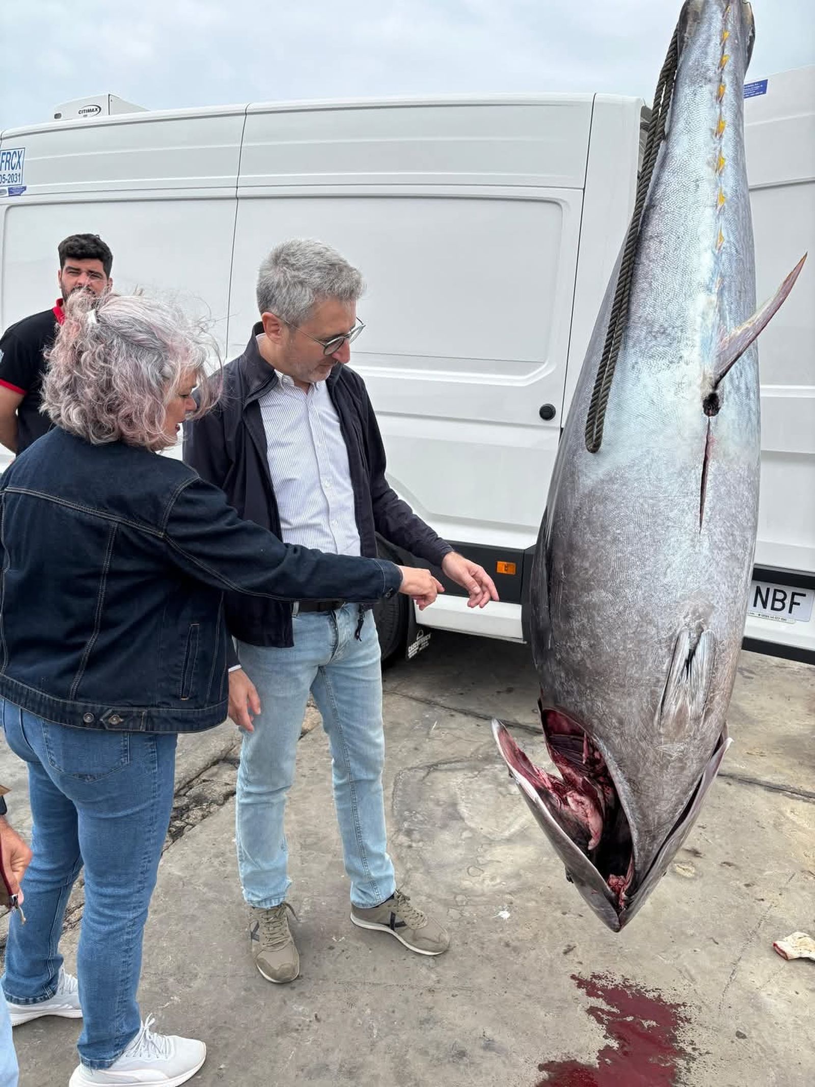 ¿Esta mujer no trabaja nunca?