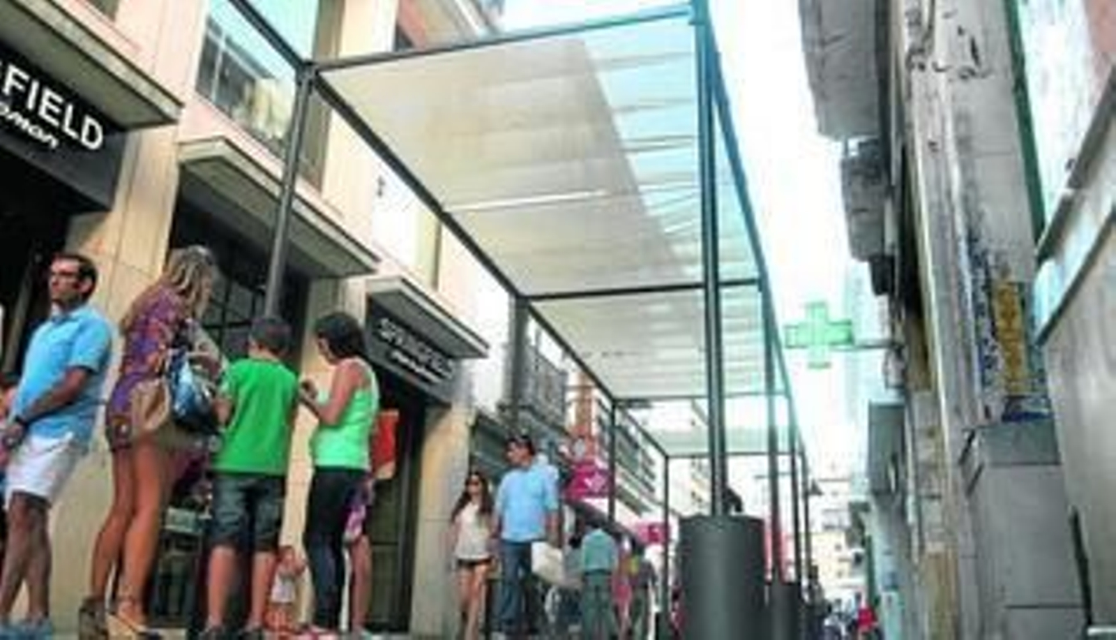 El centro luce galería comercial para competir con las grandes superficies