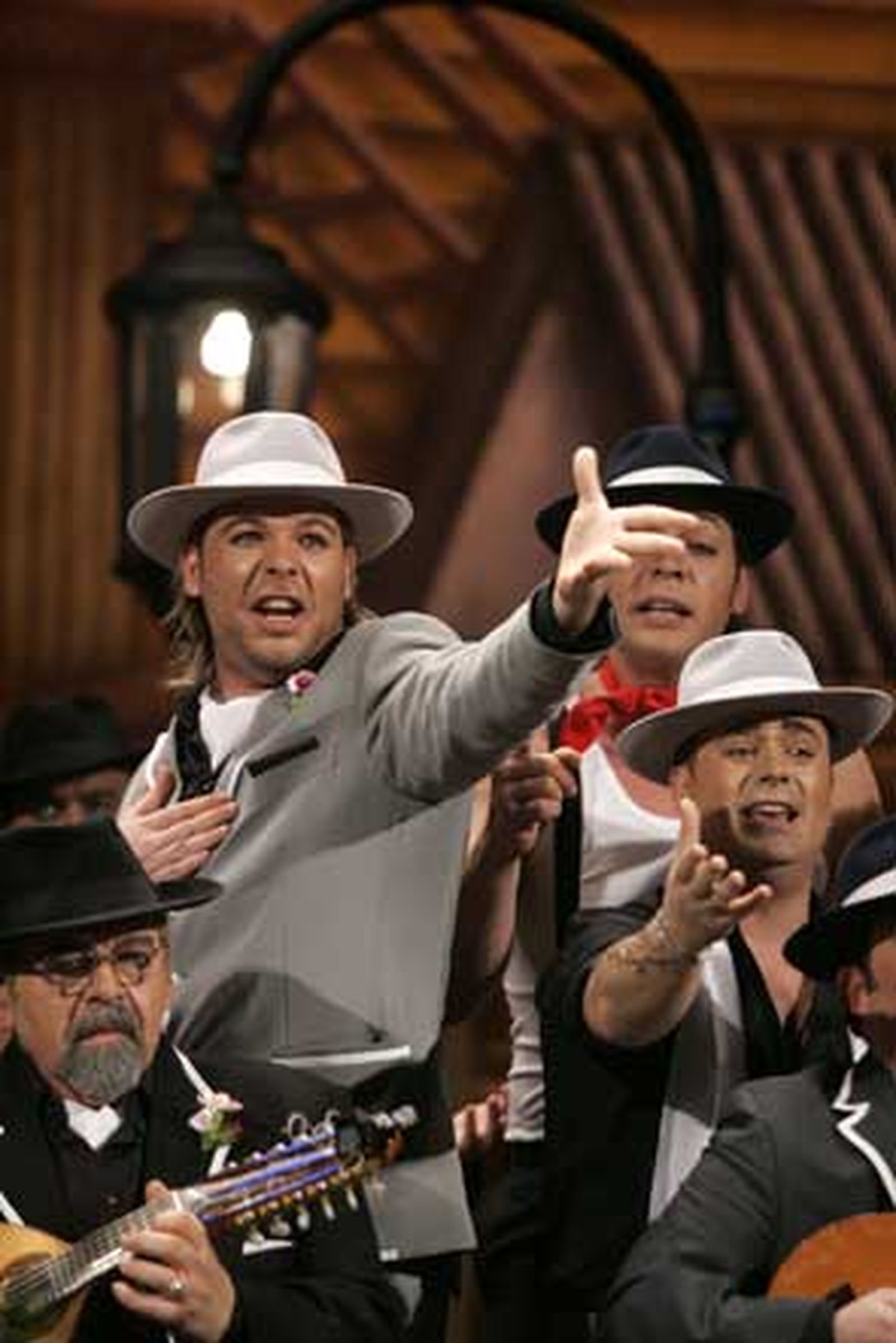 El coro de Pastrana, 'Los tangueros', ha sido elegido ganador de la modalidad en esta edición del concurso de agrupaciones

Foto: Jesus Marin/Lourdes de Vicente