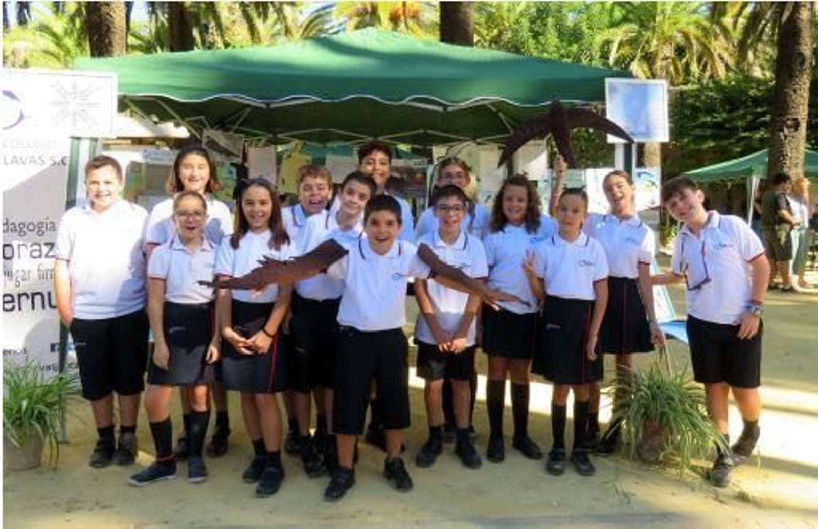 Alumnado de 5º de primaria del Colegio Esclavas SCJ de Jerez en el Zoobotánico. Alumnado de 5º de primaria del Colegio Esclavas SCJ de Jerez en el Zoobotánico.