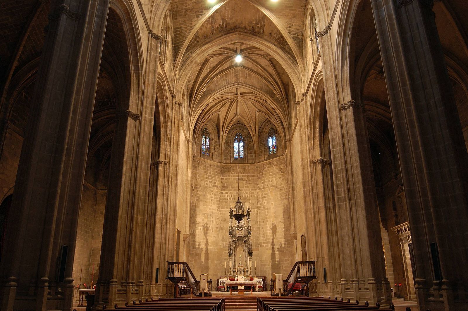 Nave principal de la iglesia parroquial de Santiago.