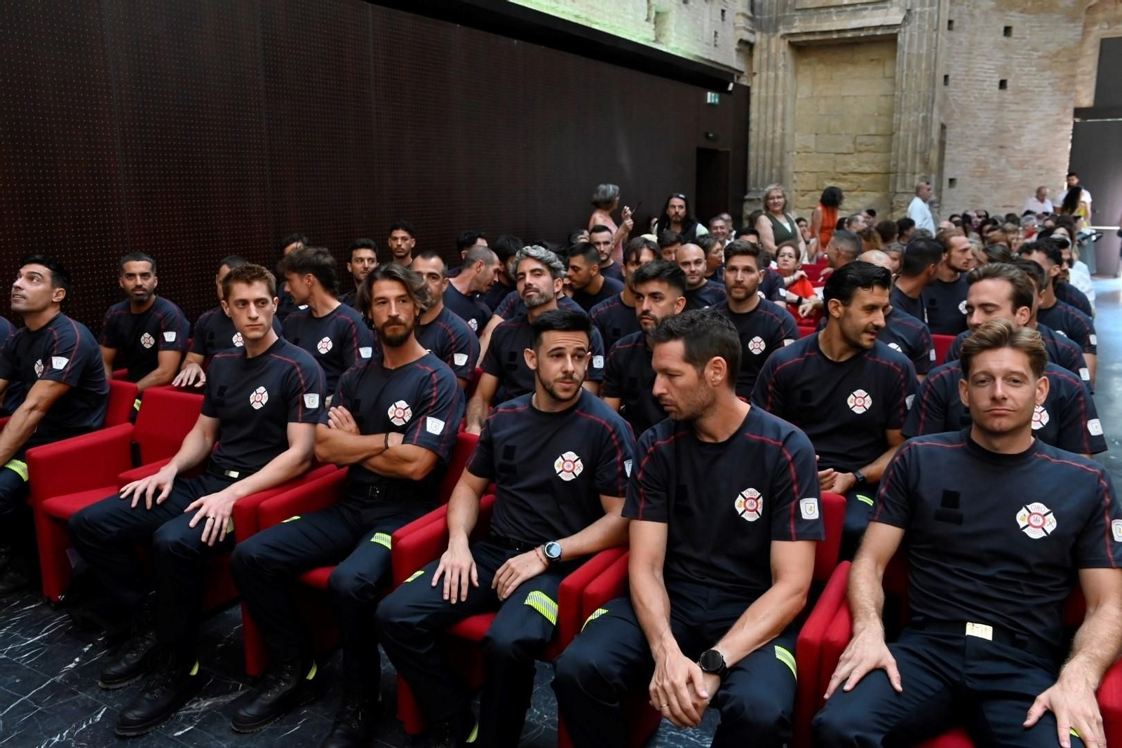 Las imágenes de la toma de posesión de nuevos bomberos de Córdoba
