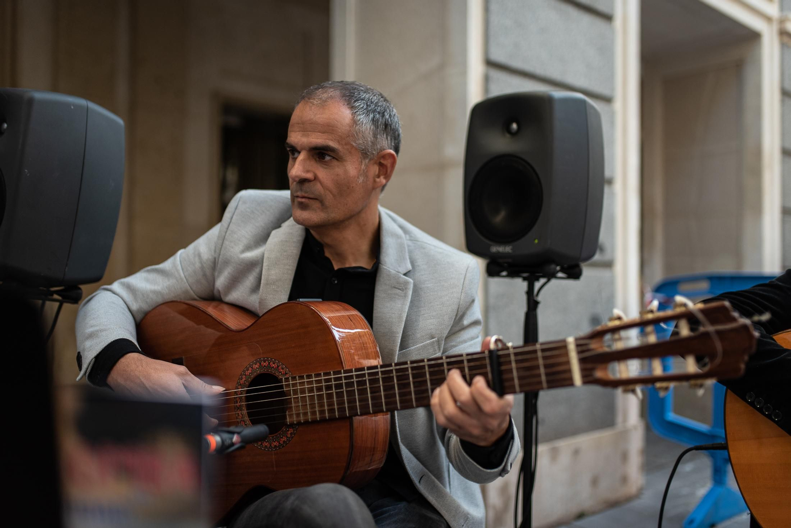 Imágenes de la Zambombá " Sones de Navidad" en la puerta de la Diputación