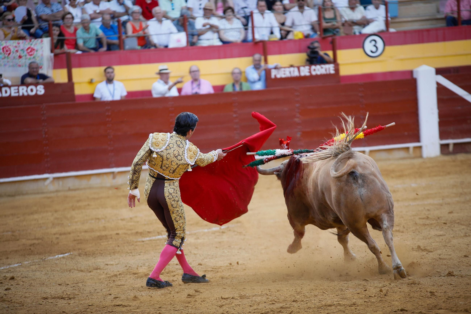 Imágenes de la corrida de toros en Roquetas de Mar