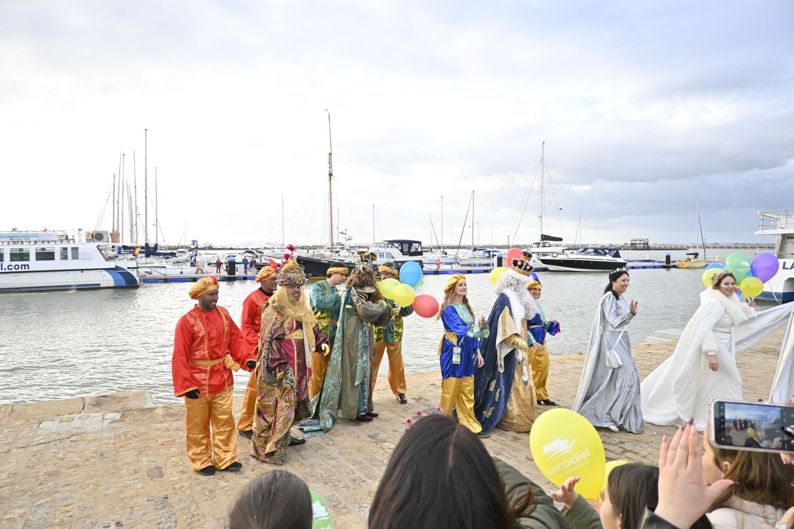 Las mejores fotografías de la llegada de los Reyes Magos a Huelva