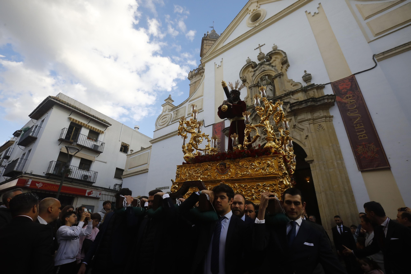 La salida del Señor del Buen Suceso hacia la Catedral, en imágenes