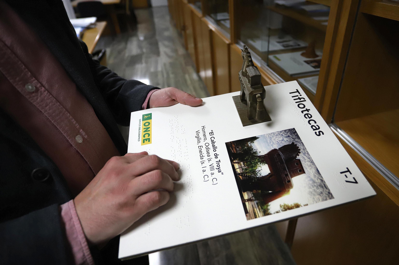 Imágenes de la entrevista a Francisco García Soriano, director de la ONCE en Huelva