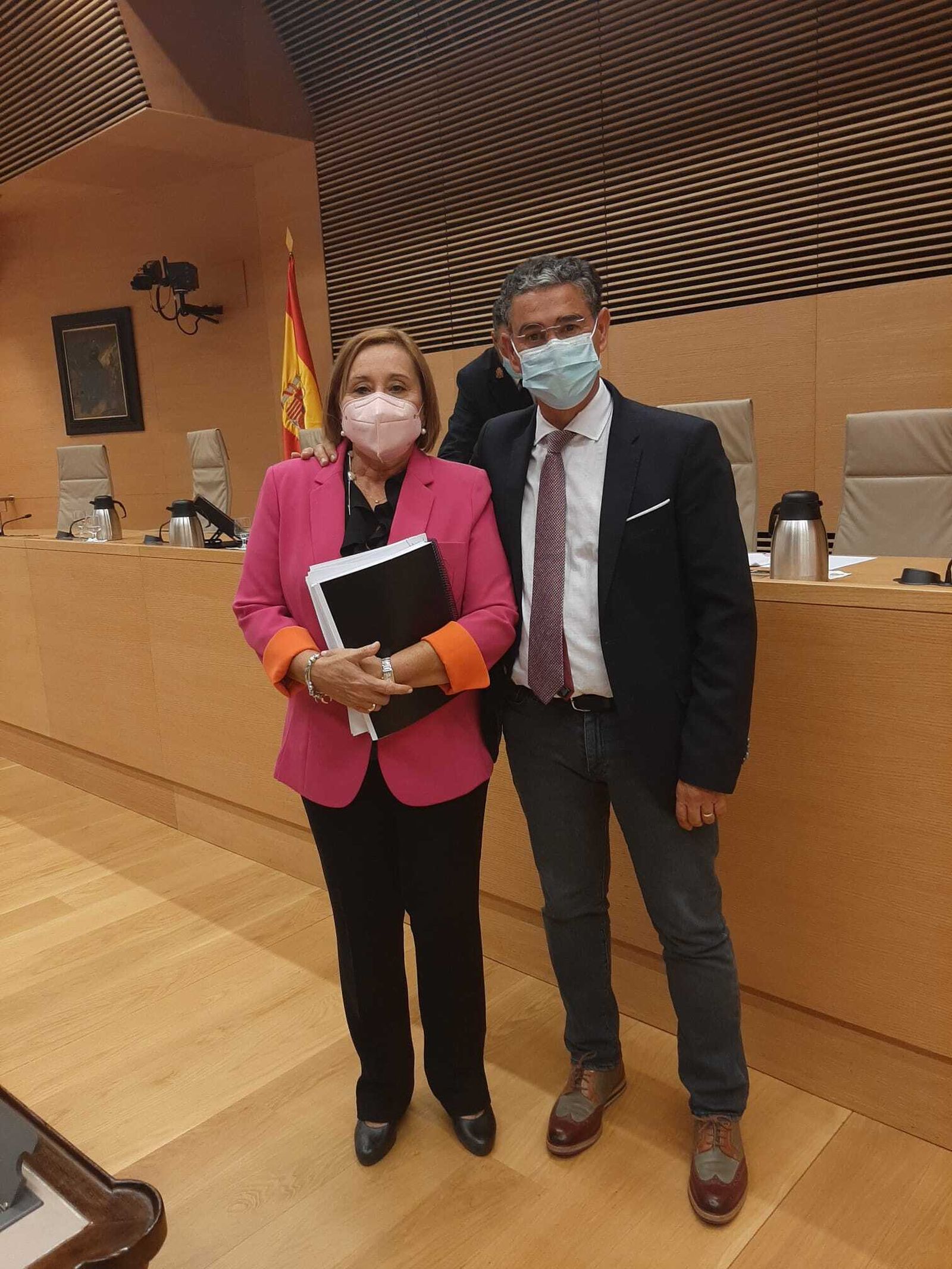 María Luisa Faneca, junto al diputado socialista por Albacete Manuel Gabriel González Ramos.