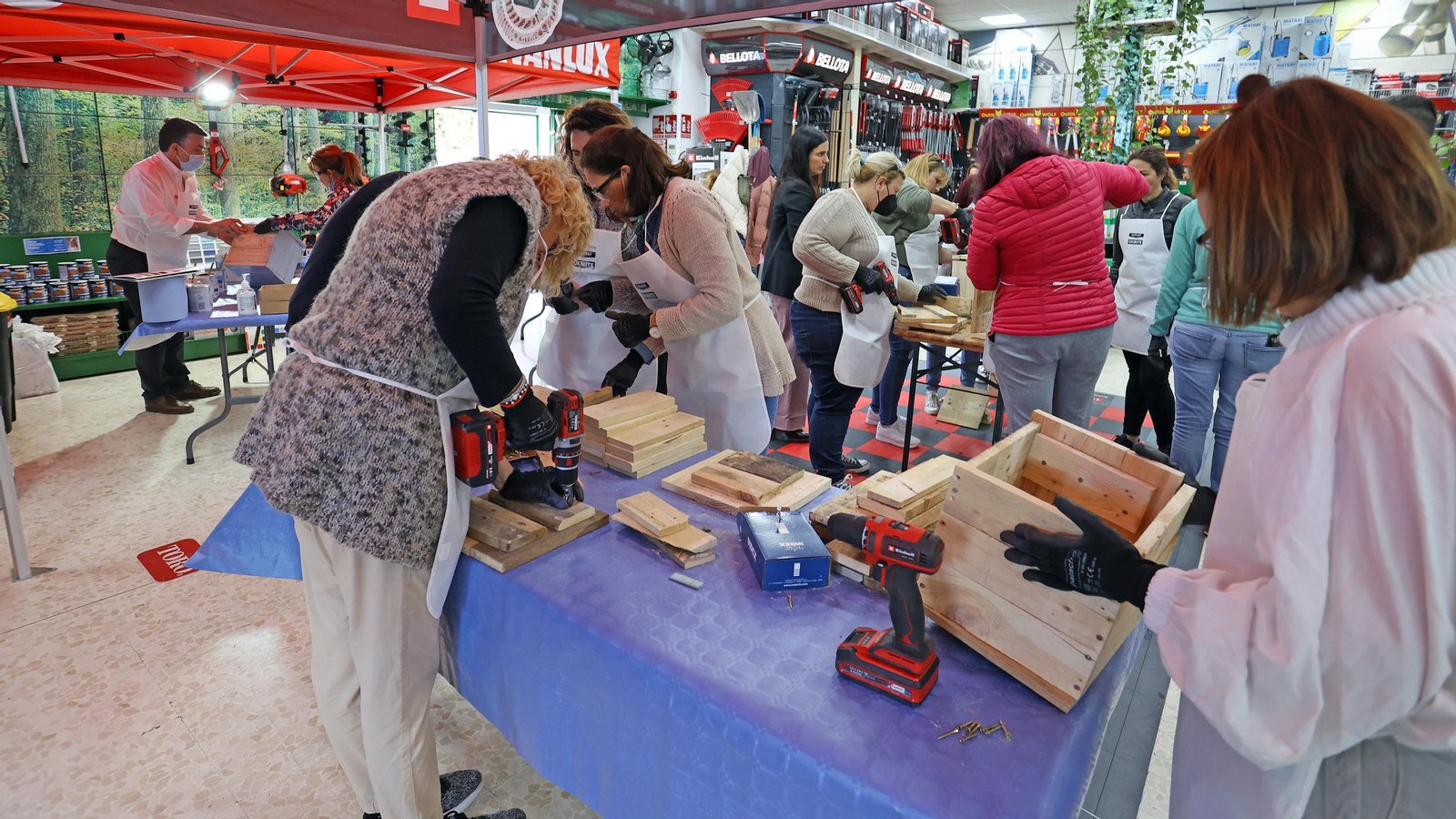 Taller de bricolaje para mujeres de Ferretería Xerez