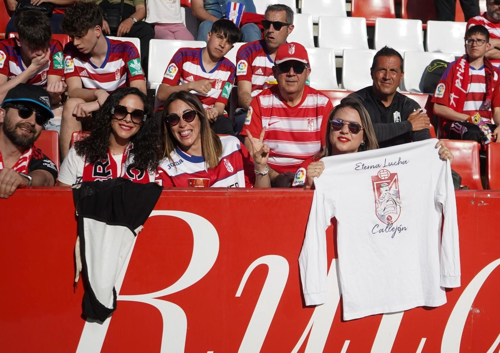 Encuéntrate en la grada en el Granada CF - Real Oviedo