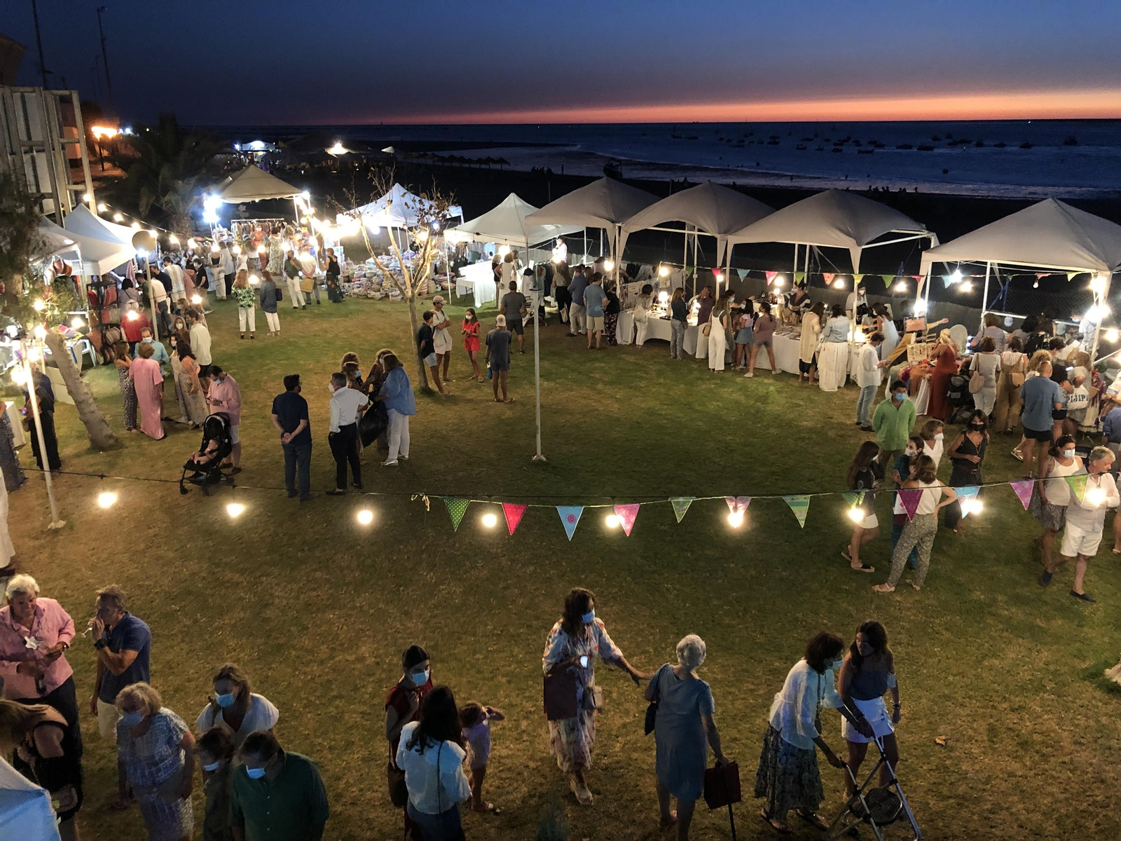 Mercadillos con Encanto y solidarios a los que no puedes faltar.