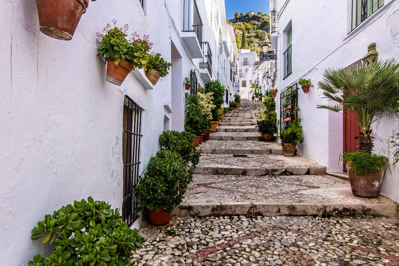 Andalucía ofrece lugares con verdadero encanto para perderse en vacaciones estivales.