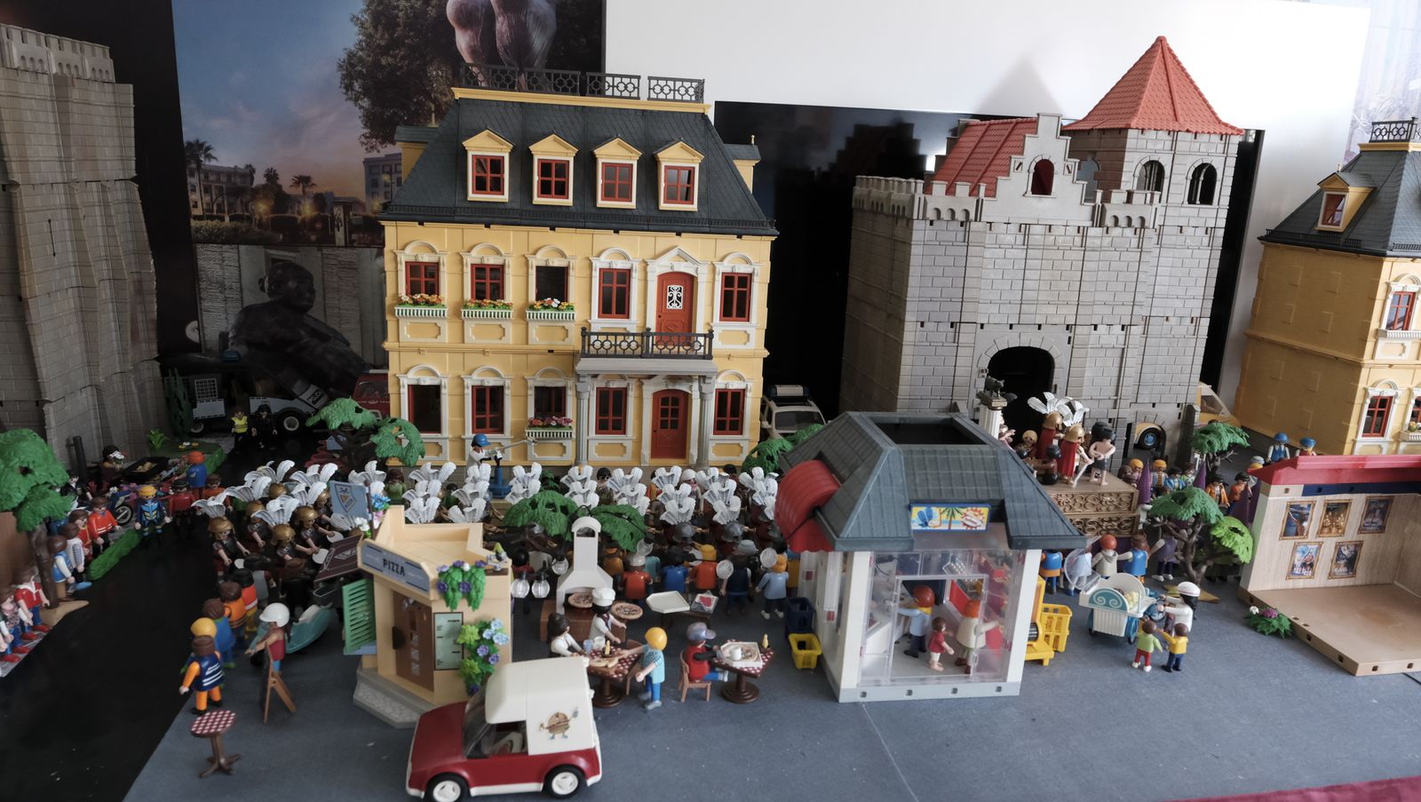 Inauguración de la exposición de playmobil de semana santa de Almería