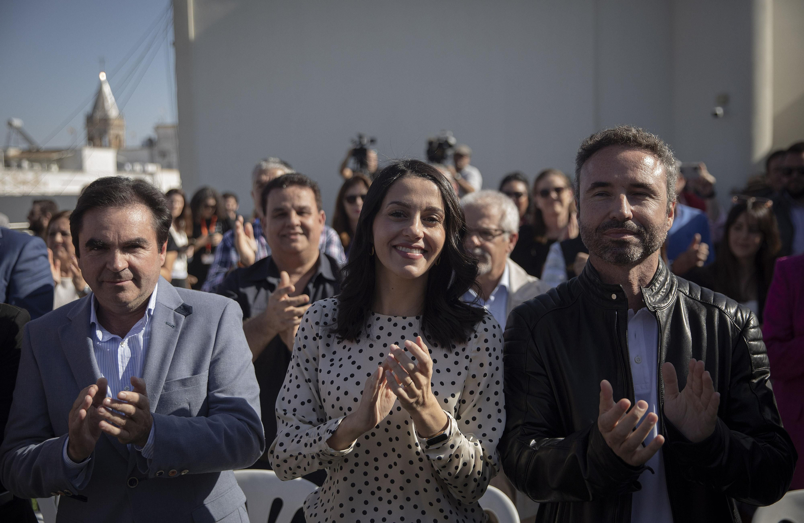 El alcalde de Porcuna (Jaén), Miguel Moreno; la presidenta de Cs, Inés Arrimadas; y el diputado en el Congreso, Guillermo Díaz, en la presentación de candidaturas andaluzas a las municipales de 2023. El alcalde de Porcuna (Jaén), Miguel Moreno; la presidenta de Cs, Inés Arrimadas; y el diputado en el Congreso, Guillermo Díaz, en la presentación de candidaturas andaluzas a las municipales de 2023.