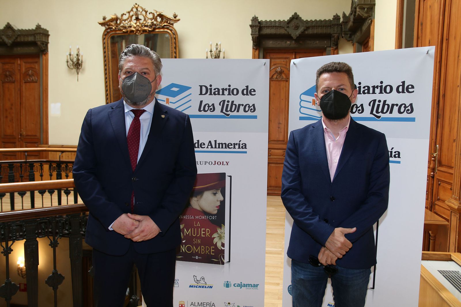 Fotogalería Diario de los Libros, con Vanessa Montfort y su obra 'La mujer sin nombre'