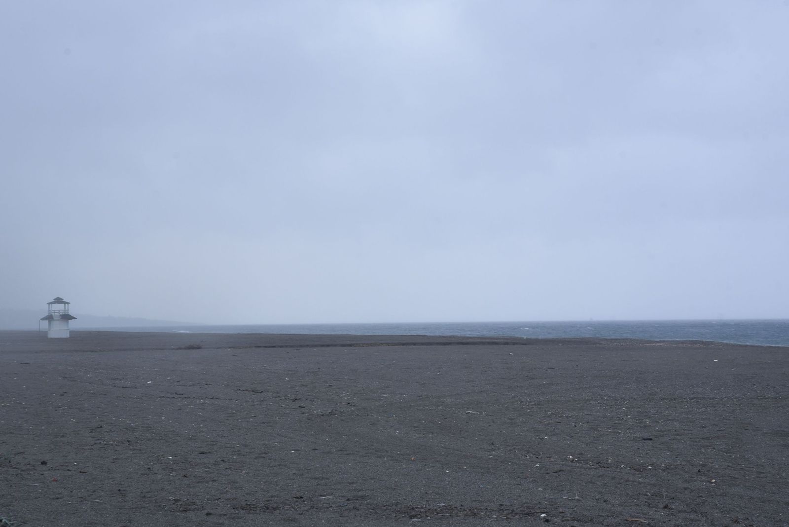 Joseph se deja ver en La Línea: imágenes del temporal desde la costa