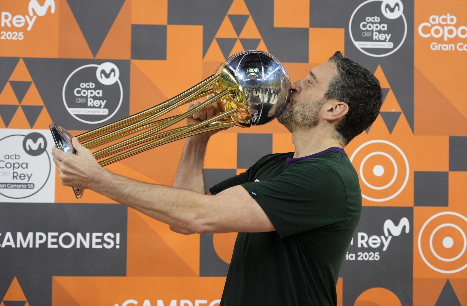 La sesión de fotos oficial del Unicaja campeón