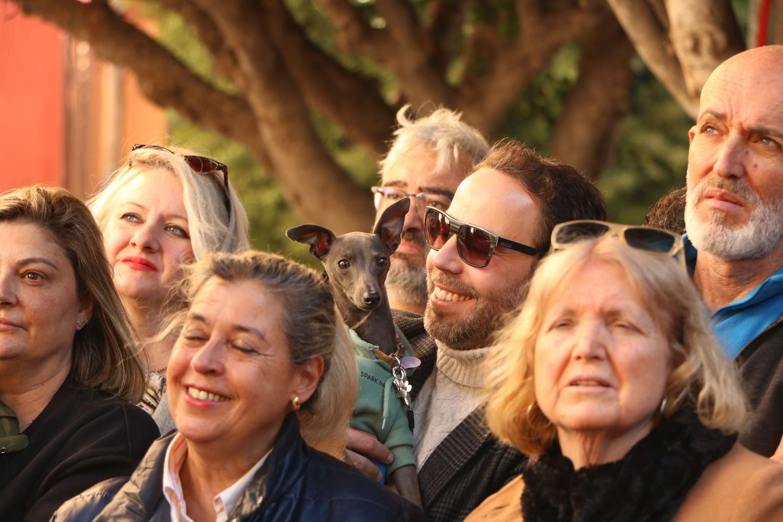 Así ha sido la bendición de las mascotas y la subasta de 'rabicos' en el casco histórico de Almería