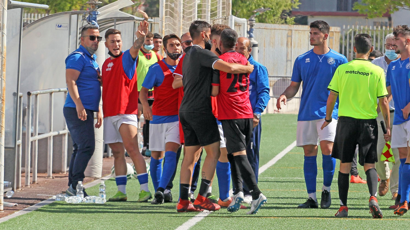 Bronca en La Granja entre Xerez DFC B y el Chiclana Industrial CF Bronca en La Granja entre Xerez DFC B y el Chiclana Industrial CF