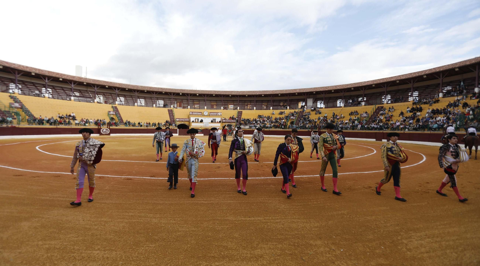 Las fotos de la novillada final de las escuelas taurinas de Cádiz, en La Línea