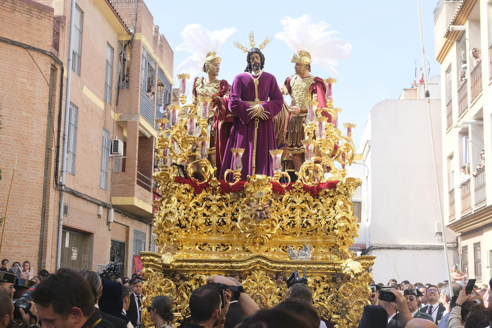 Lunes Santo en Córdoba: la procesión de la Estrella, en imágenes
