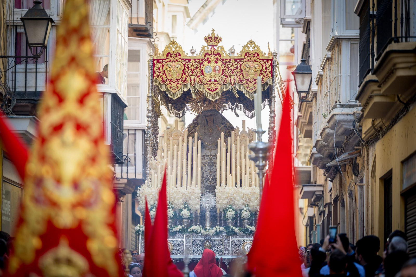Imágenes de la salida de Las Penas en la Semana Santa de Cádiz 2025 Imágenes de la salida de Las Penas en la Semana Santa de Cádiz 2025