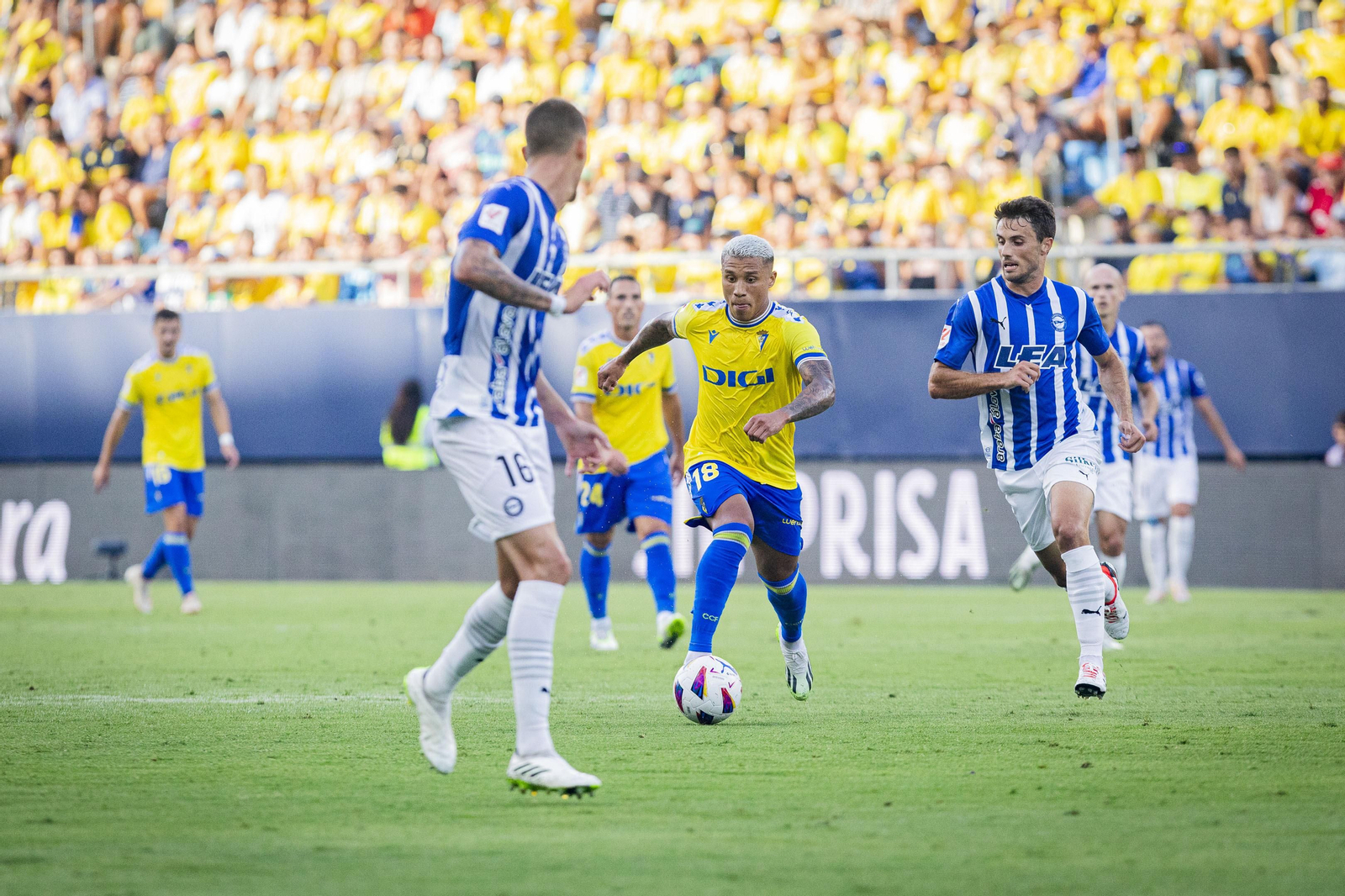 Imágenes del partido Cádiz-Alavés