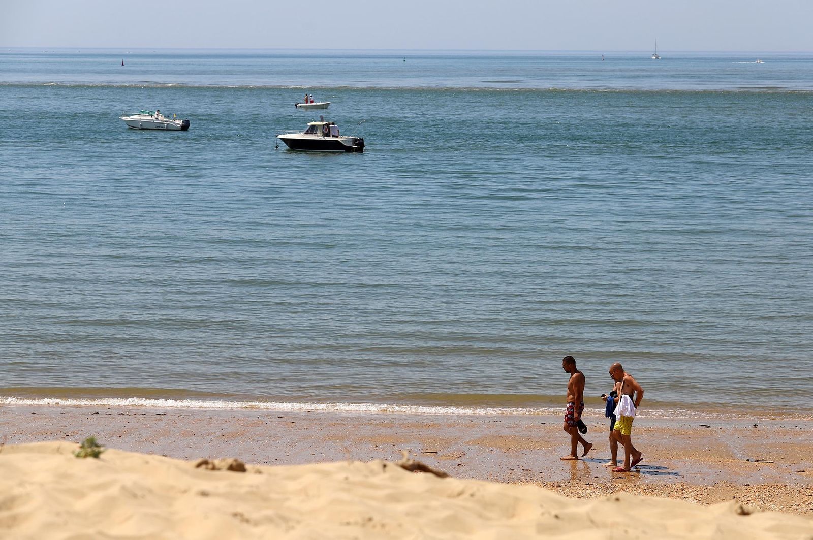 Los temporales merman cada vez más la arena de la playa de El Portil.