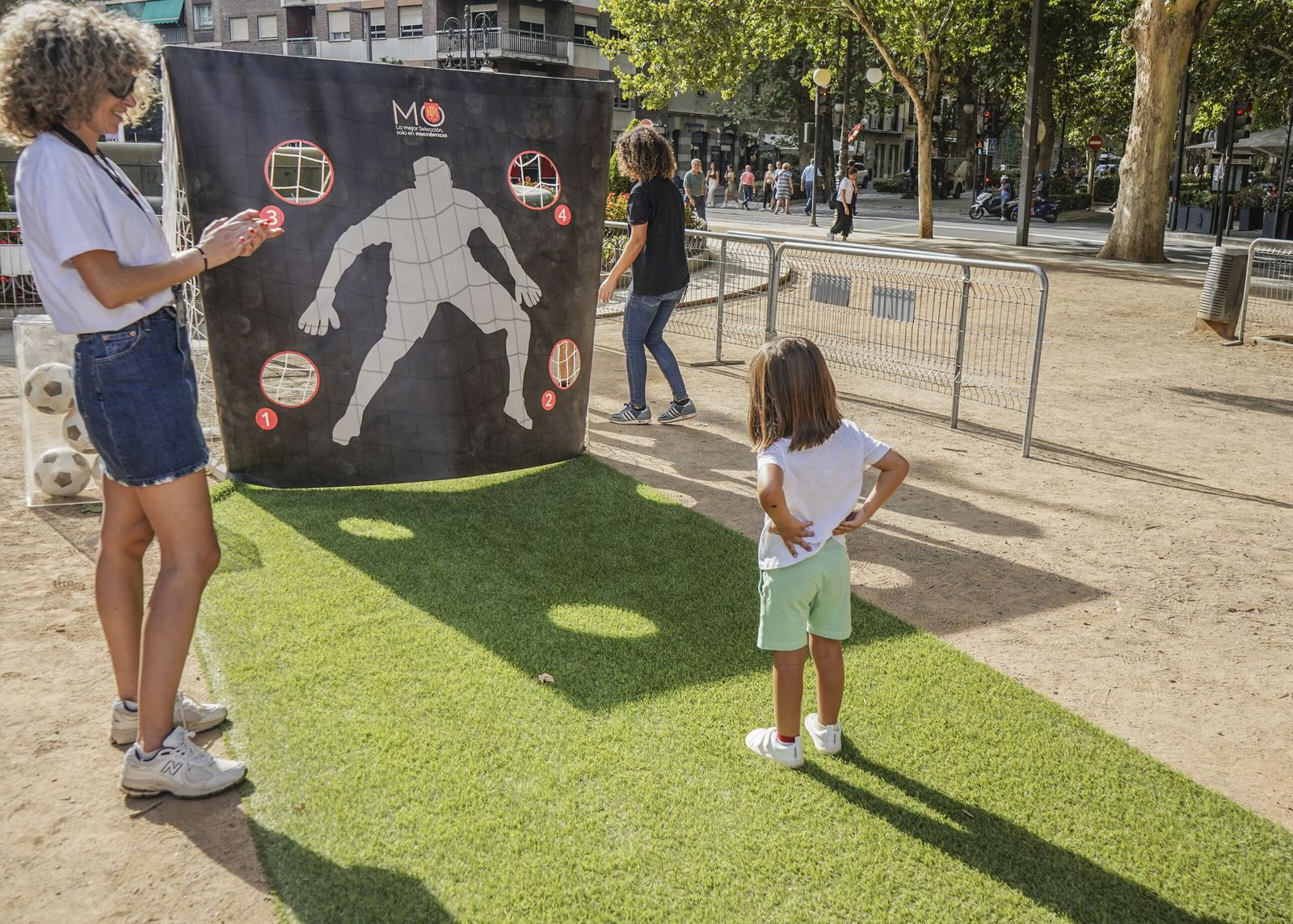 Granada disfruta con la Fan Zone de la Selección española