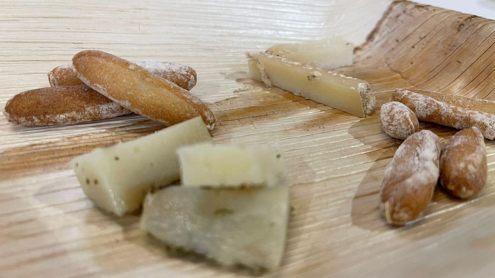 Cata de cerveza con quesos de Granada en Jardín Alhambra