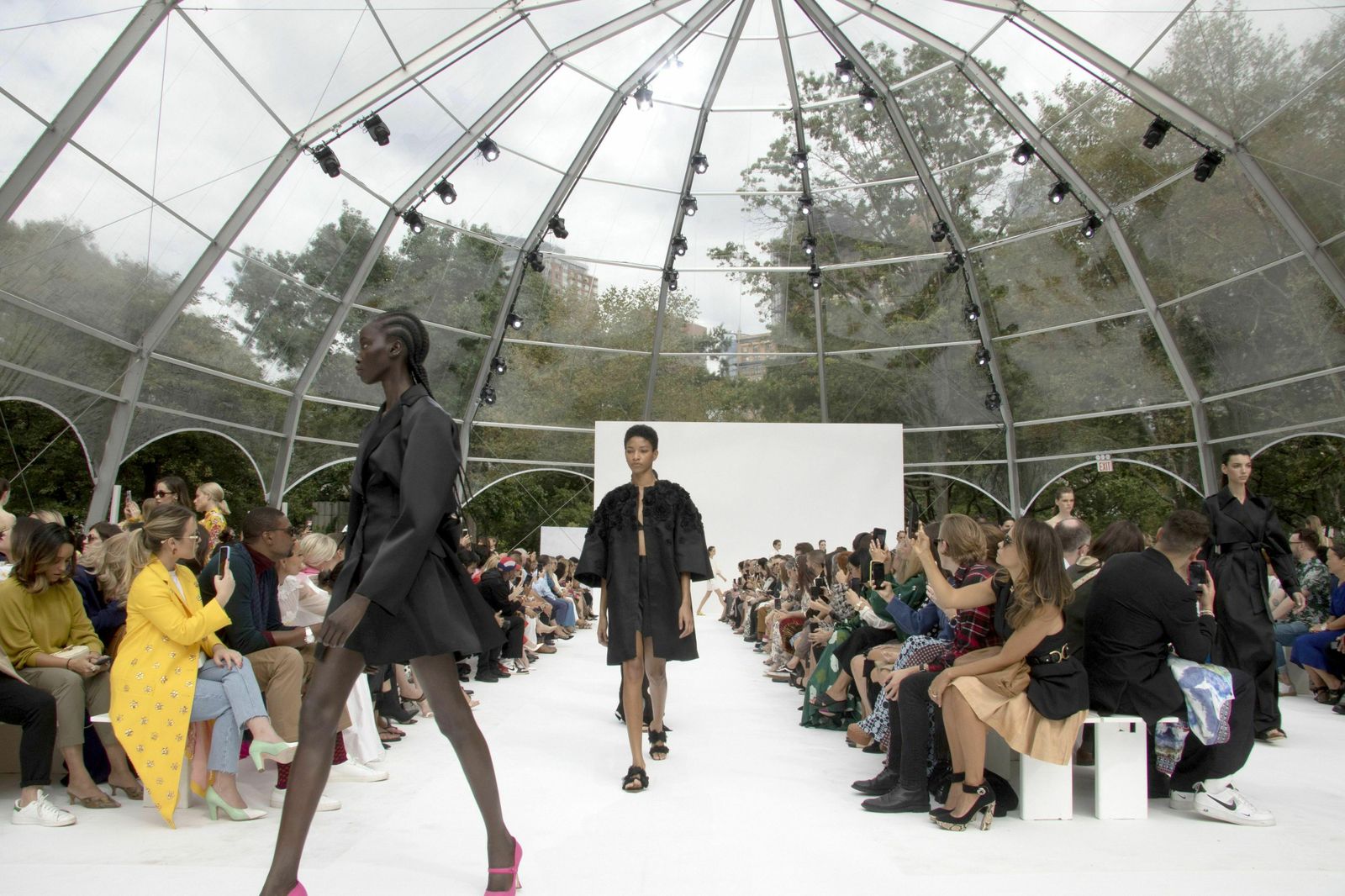 Carolina Herrera Primavera - Verano 2020, las fotos del desfile en la New York Fashion Week