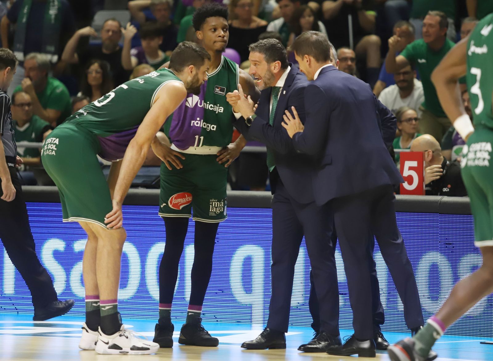 El quinto partido entre el Unicaja y el UCAM Murcia, en imágenes