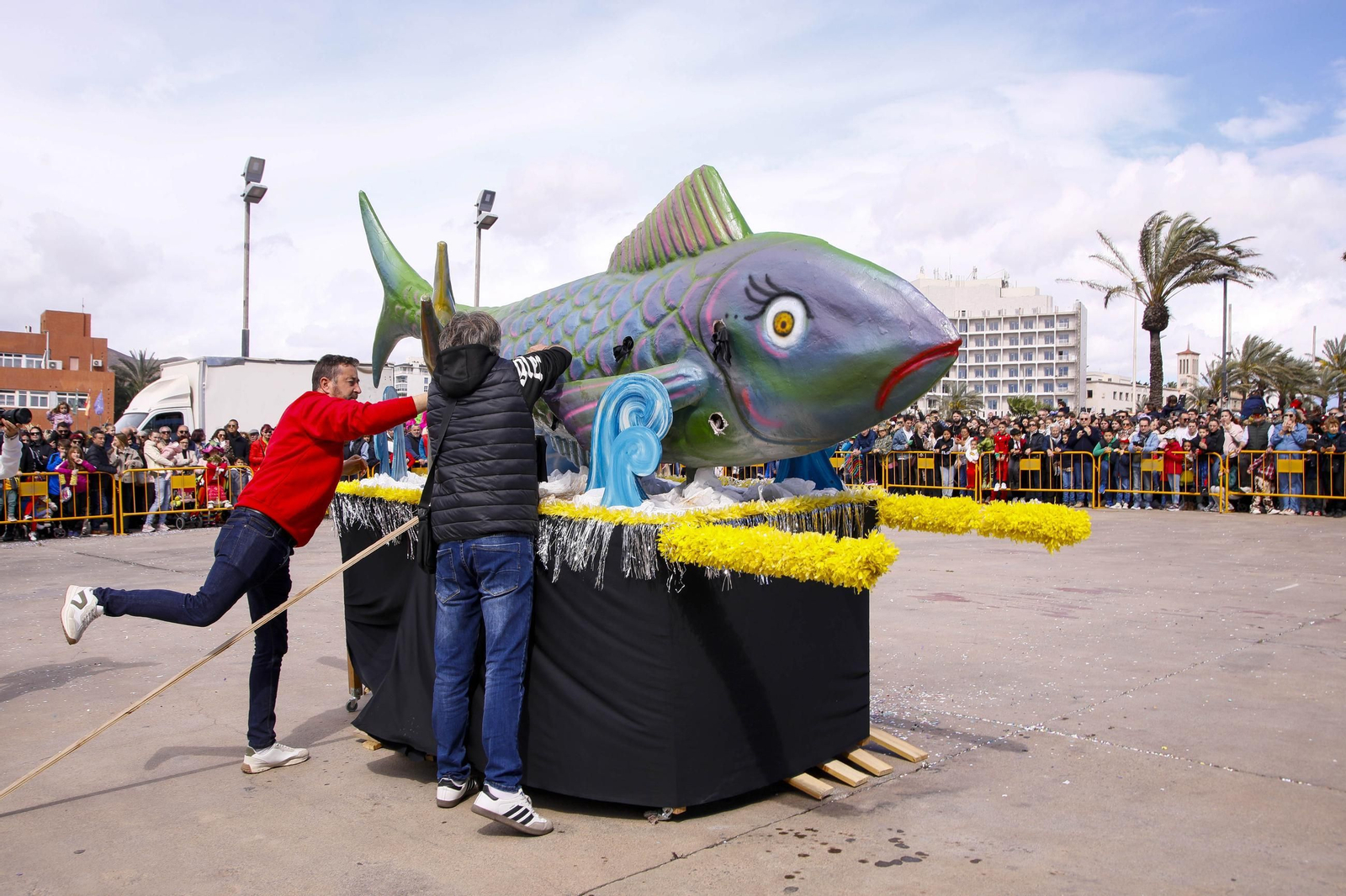 Las imágenes del entierro de la sardina en Almería