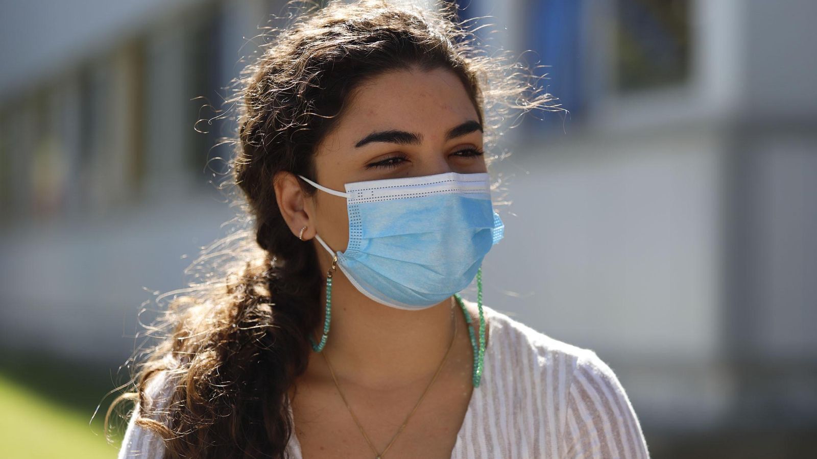 Carmen llega de Cádiz para estudiar Ciencias de la Actividad Física y el Deporte. Carmen llega de Cádiz para estudiar Ciencias de la Actividad Física y el Deporte.