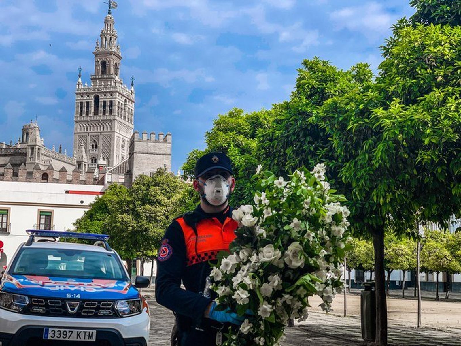 La ofrenda floral de Romero Murube a la Soledad de San Lorenzo.