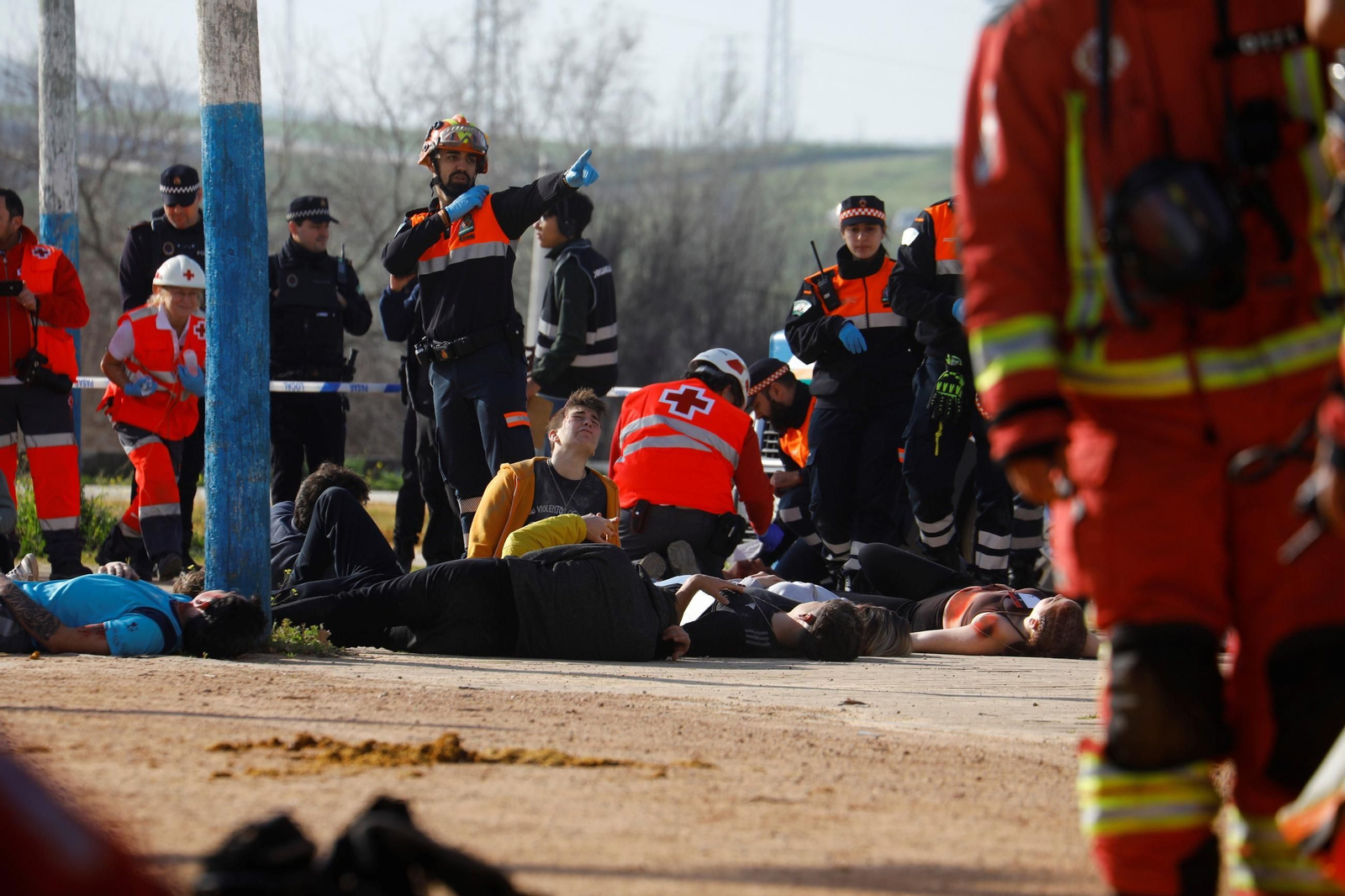 El simulacro de actuación ante una explosión en la Feria de Córdoba, en imágenes