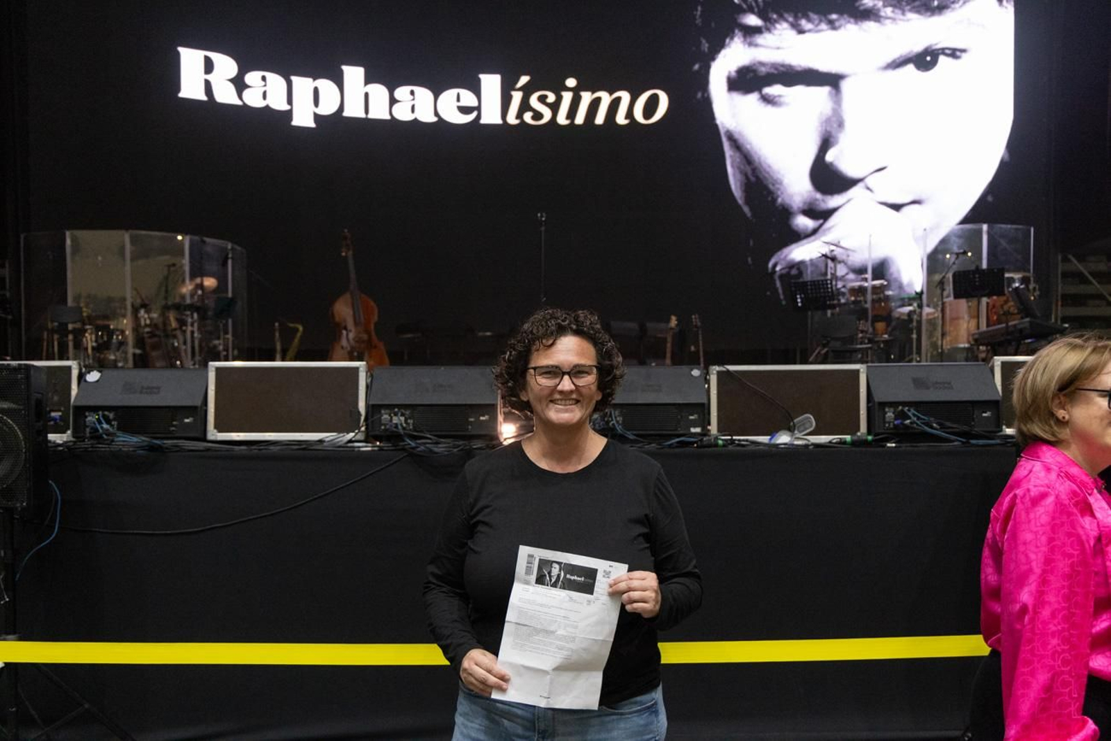 Así se disfruta en Jaén del concierto de Raphael, "Raphaelísimo"