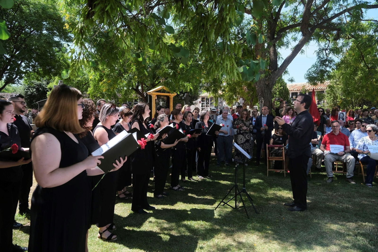 El homenaje a las víctimas del franquismo en Córdoba, en imágenes