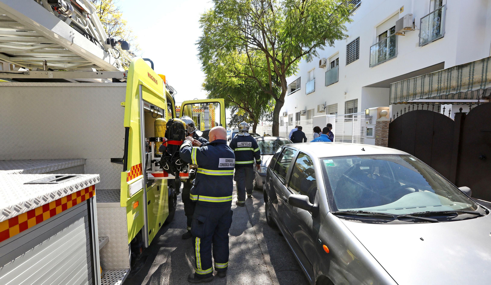 Un momento de la intervención de los bomberos.