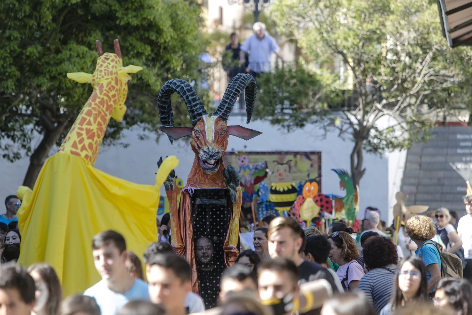 Pasacalles escolar para dar comienzo al Festival Internacional del Títere