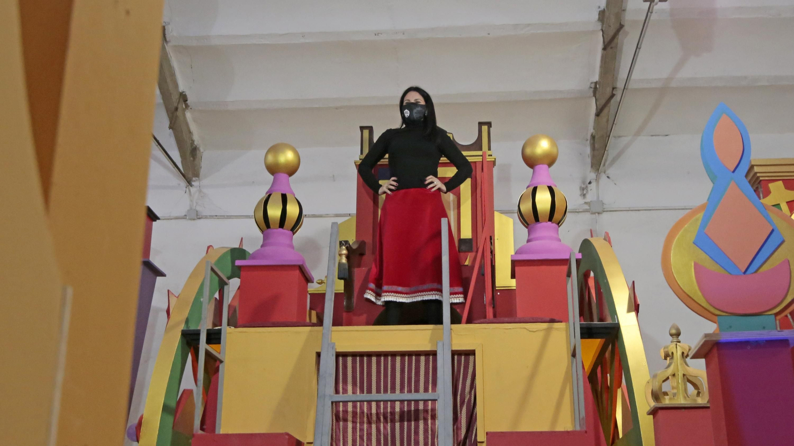 Visita de sus Majestades al taller de fiestas del ayuntamiento de Jerez