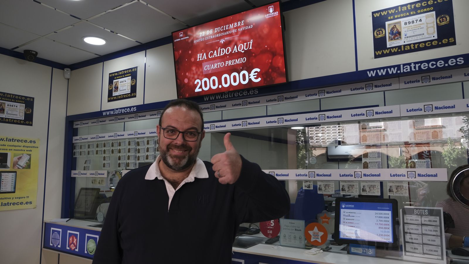 Imágenes de los premiados por la Lotería de Navidad en Almería y provincia