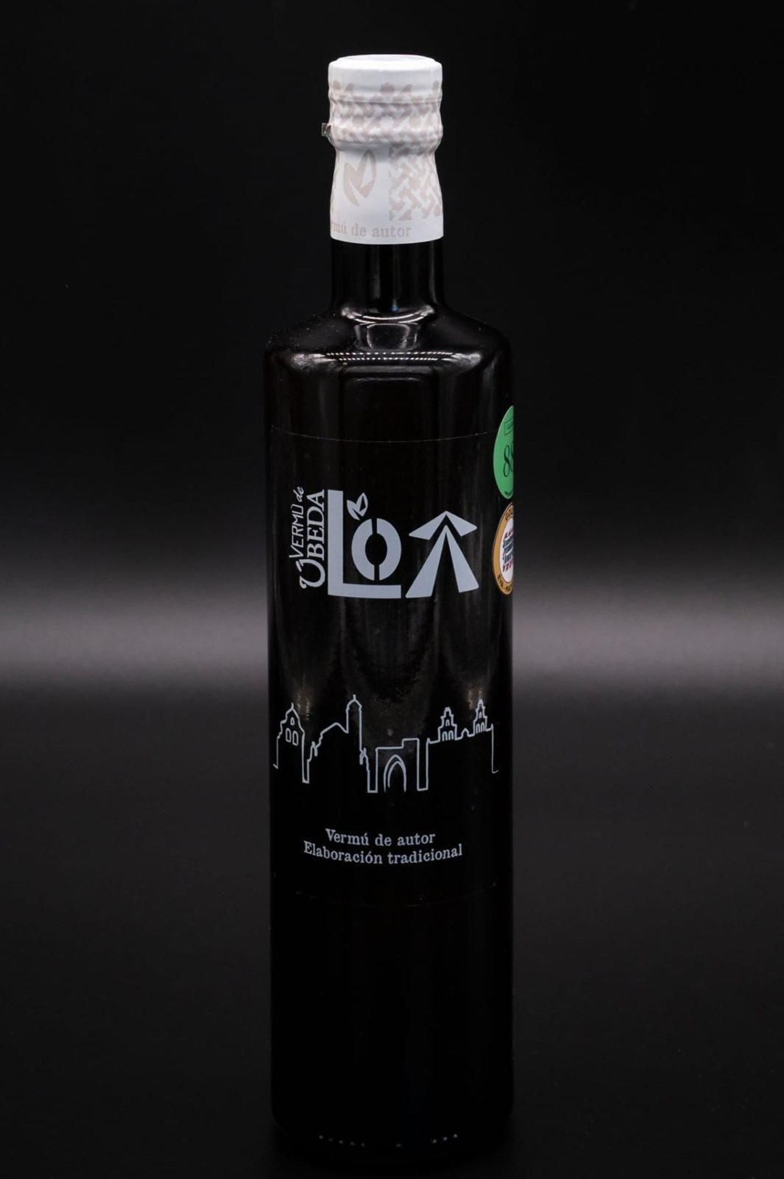 Botella de Vermut Loa blanco. Botella de Vermut Loa blanco.