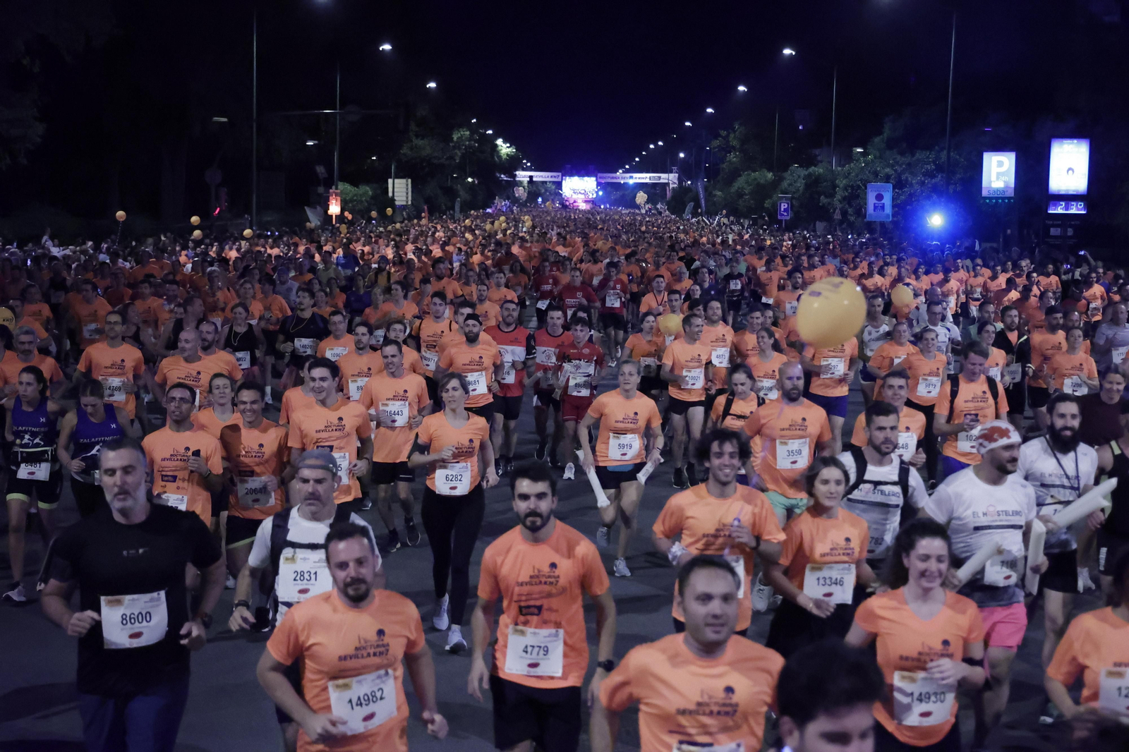 Búscate en la Carrera Nocturna de Sevilla (2)