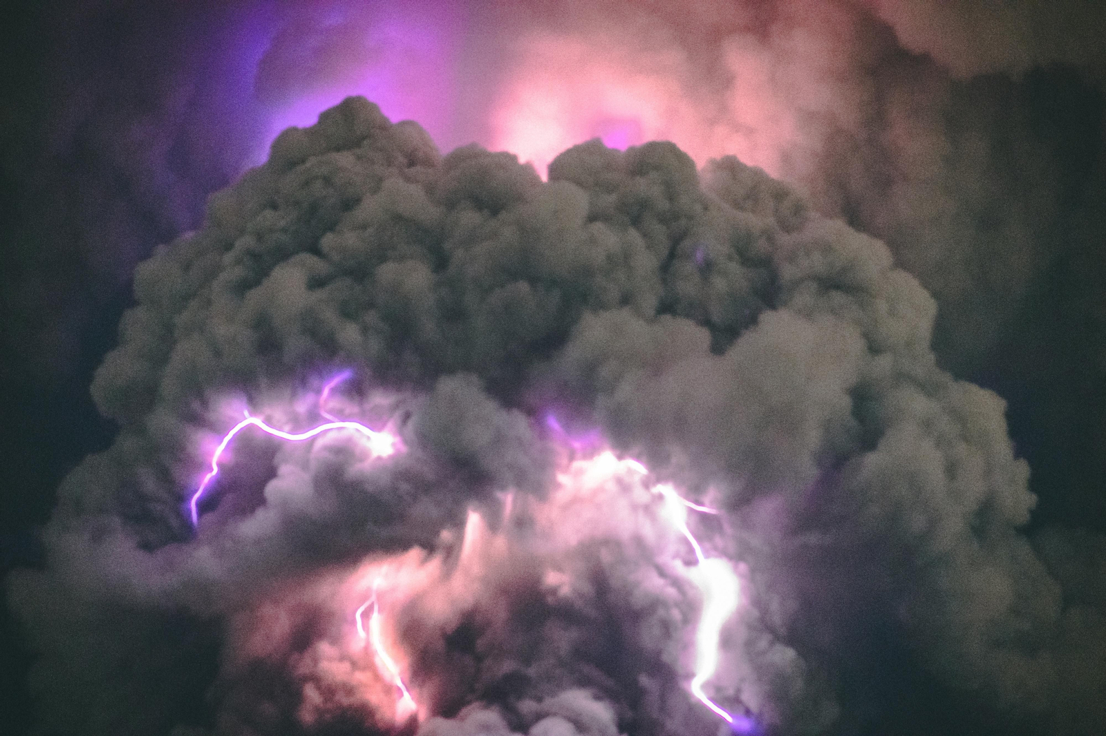 Las imágenes del volcán Taal