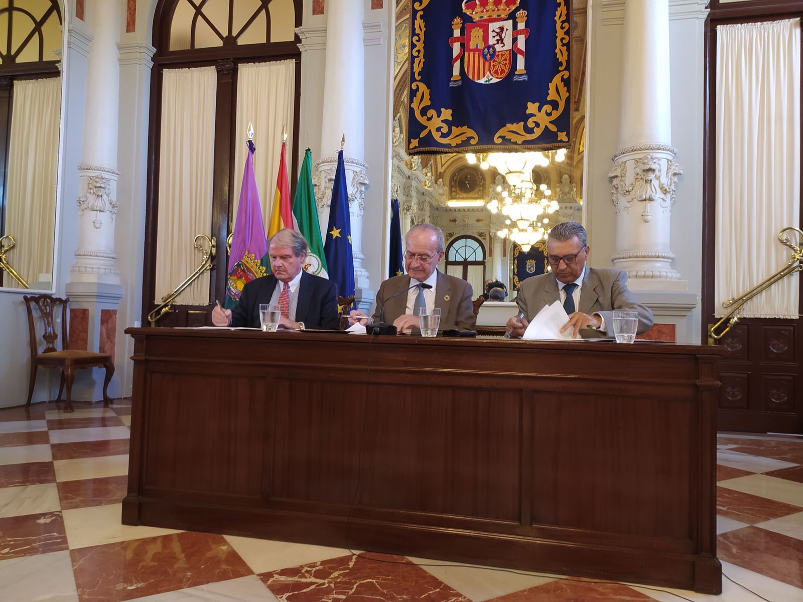 Firma del convenio entre la Fundación Bertelsmann, el Ayuntamiento de Málaga y la Cámara de Comercio